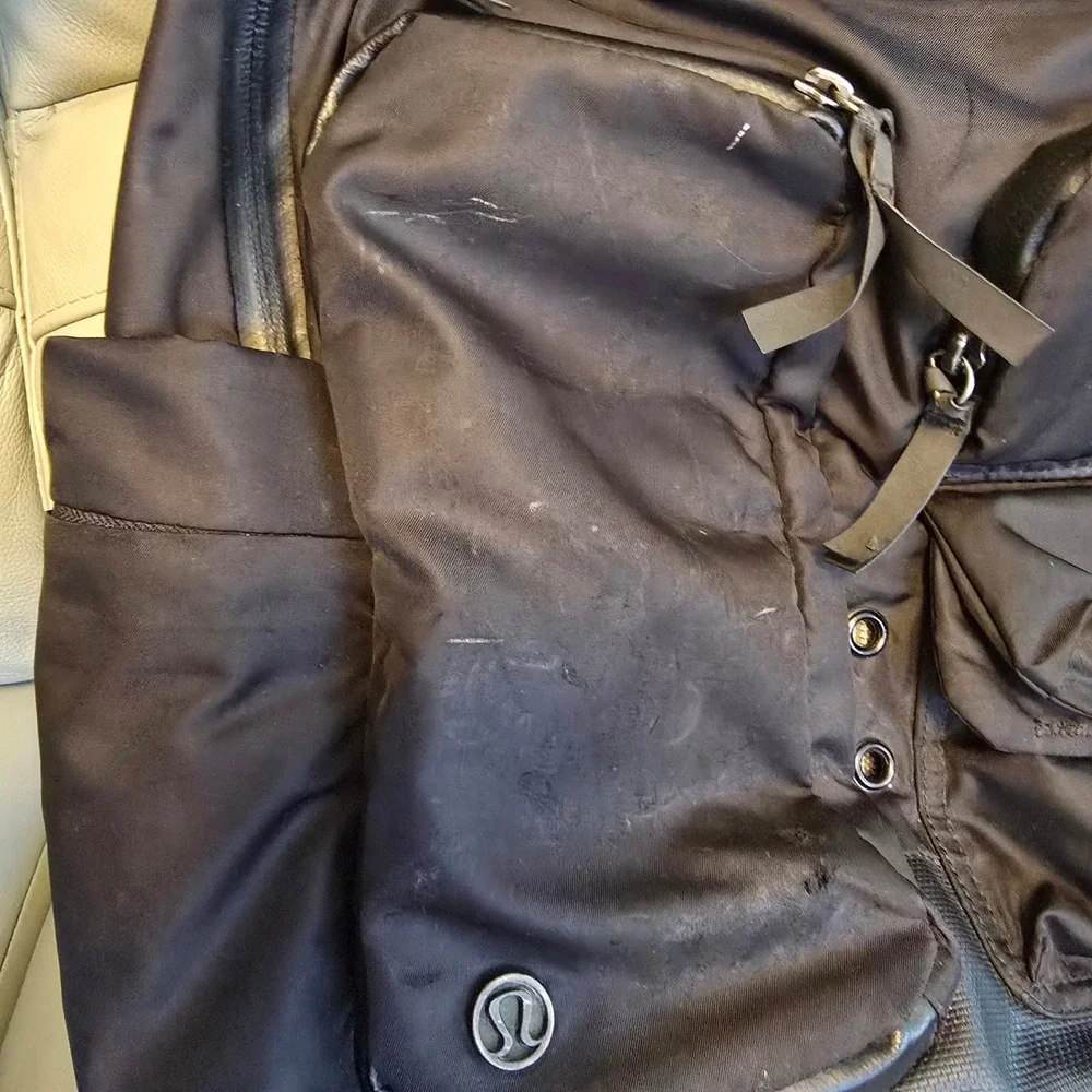 Rare Out Of Print Lululemon Cruiser Backpack Bag Black Pockets‎ Zip